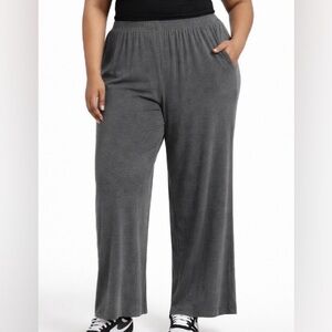 CHICO’S Grey Ribbed Wide Leg High Rise Traveler Pants Size 3 (L-XL)